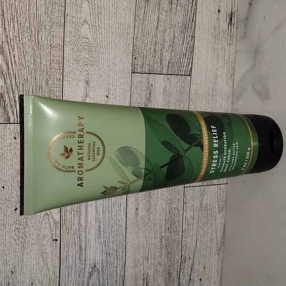 Bath & Body Works Aromatherapy Stress Relief Eucalyptus+Spearmint Body Cream NWT - Picture 1 of 7